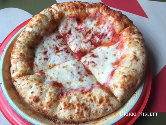 foodie-friday-a-look-at-pizza-planet-at-disney-s-hollywood-studios